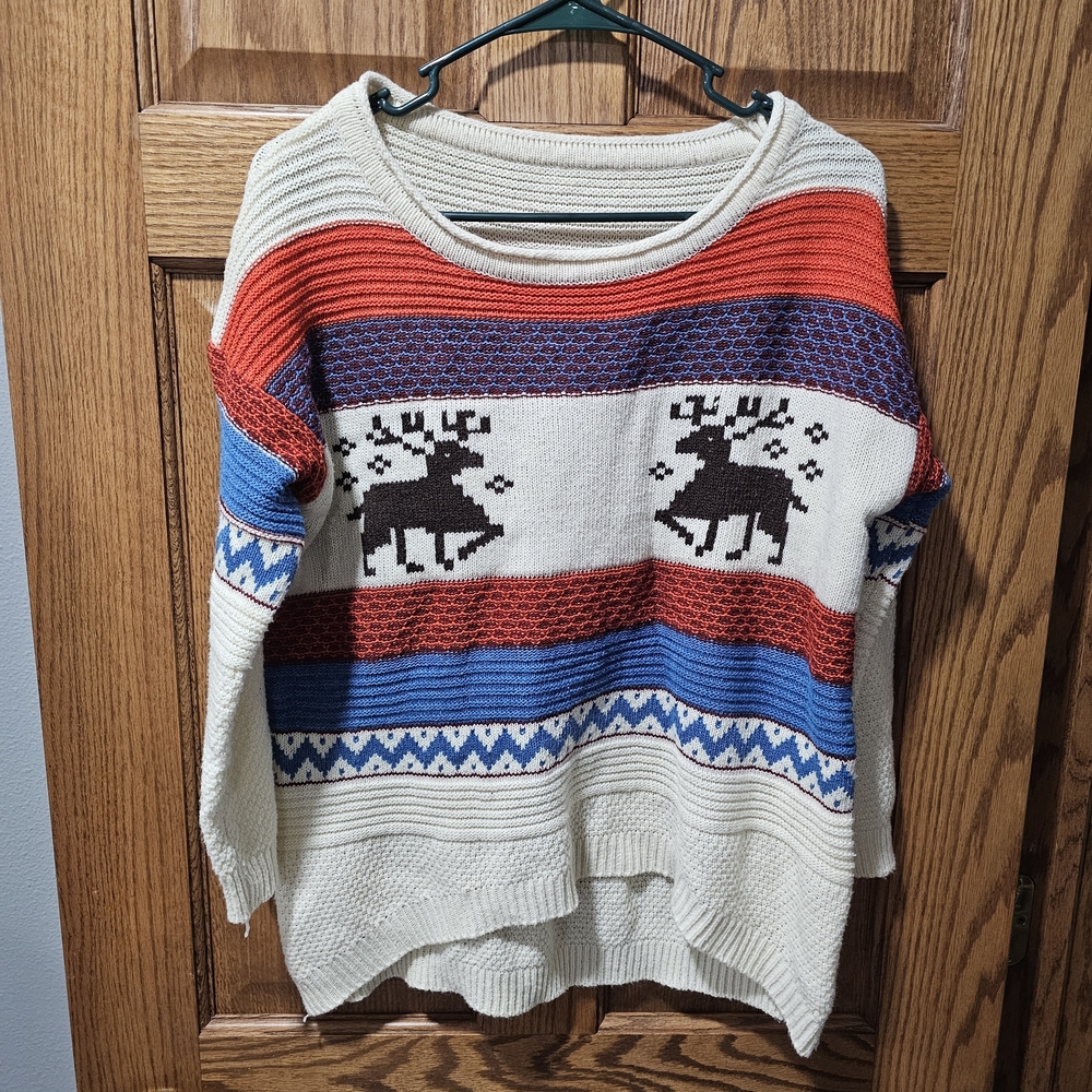 Vintage Cozy Reindeer Pattern Sweater - Red, Blue, Cream